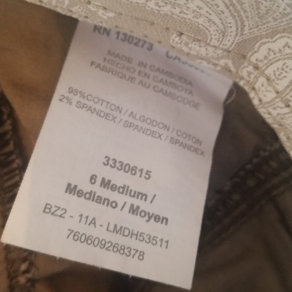 Lee Camo Capris - Picture 2 of 6